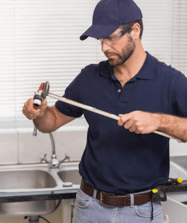 Robert Michale, professional plumbing expert at Home Fixing Master